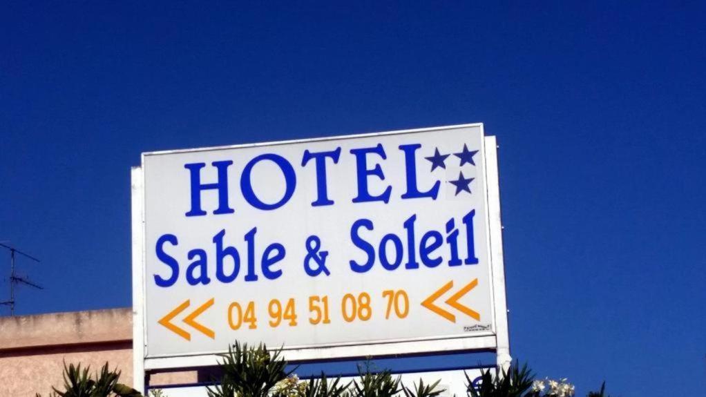 Hotel Sable Et Soleil - Port, Plage Et Jacuzzi Prive Frejus Exterior photo