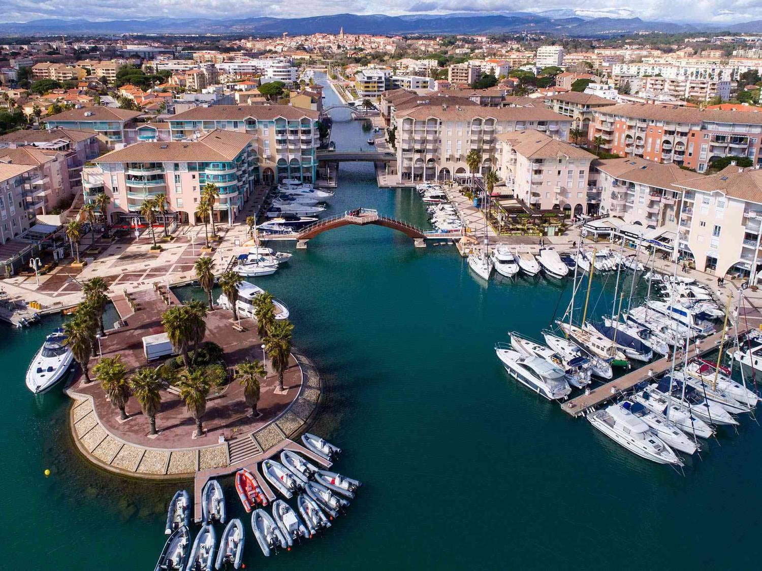 Hotel Sable Et Soleil - Port, Plage Et Jacuzzi Prive Frejus Exterior photo