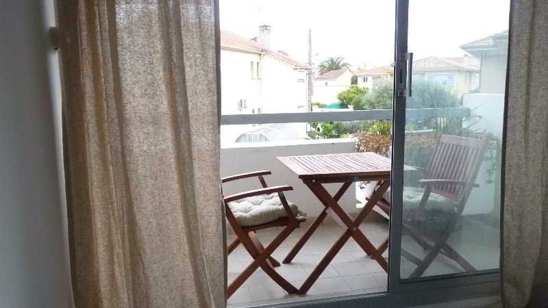 Hotel Sable Et Soleil - Port, Plage Et Jacuzzi Prive Frejus Exterior photo