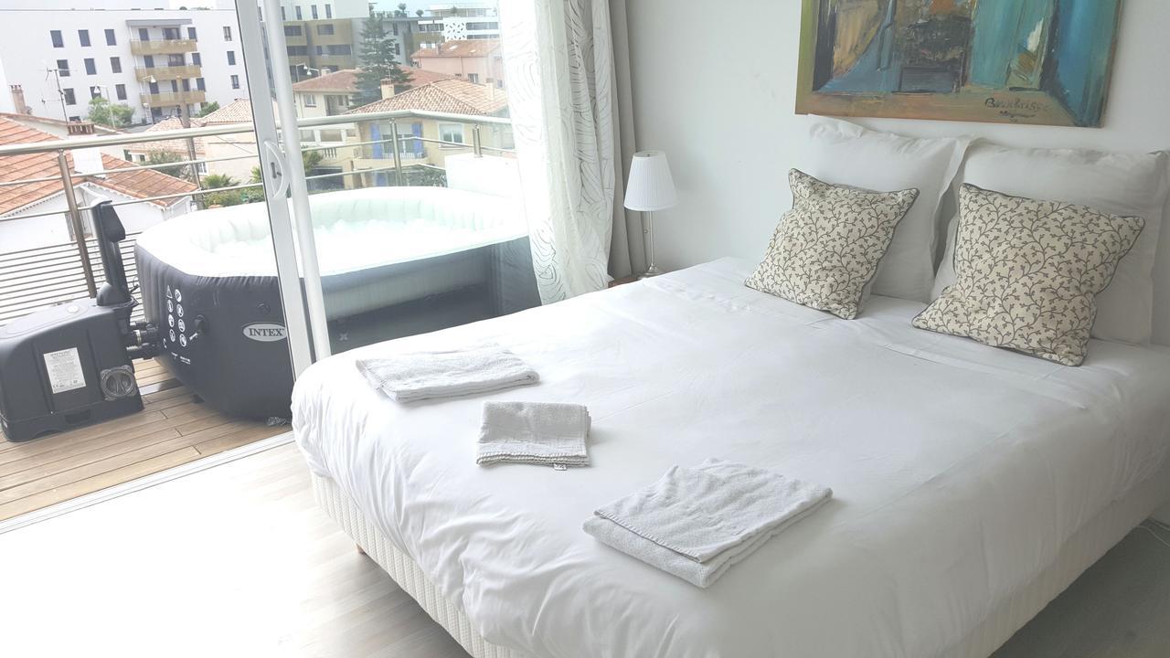 Hotel Sable Et Soleil - Port, Plage Et Jacuzzi Prive Frejus Exterior photo