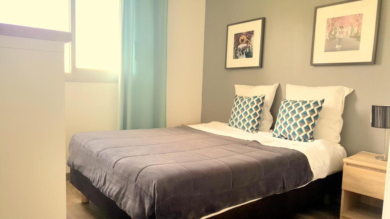 Hotel Sable Et Soleil - Port, Plage Et Jacuzzi Prive Frejus Room photo
