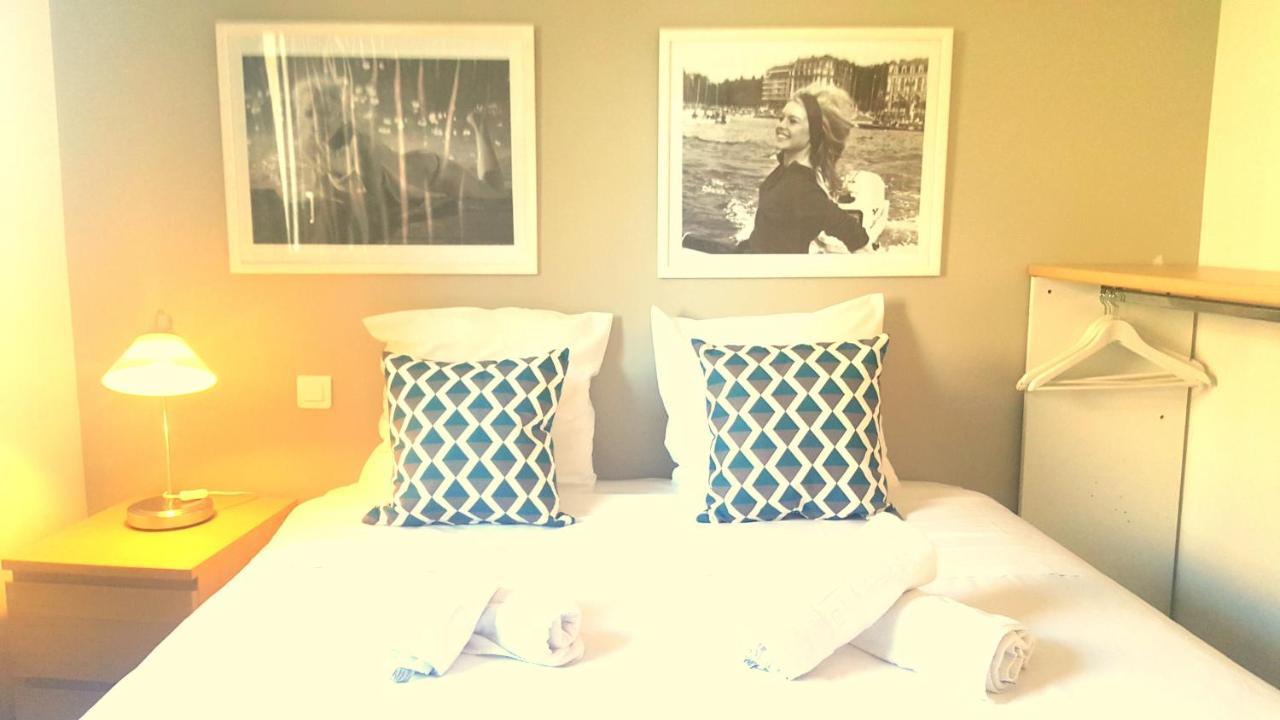 Hotel Sable Et Soleil - Port, Plage Et Jacuzzi Prive Frejus Room photo