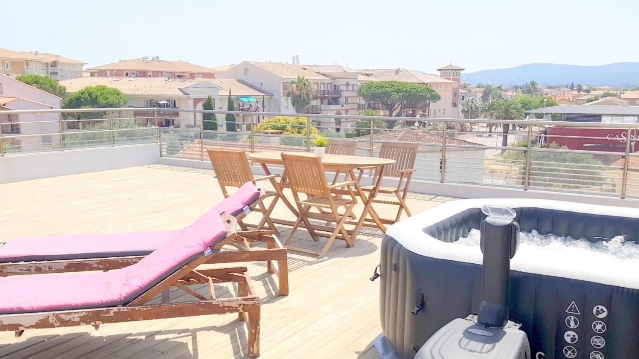 Hotel Sable Et Soleil - Port, Plage Et Jacuzzi Prive Frejus Exterior photo