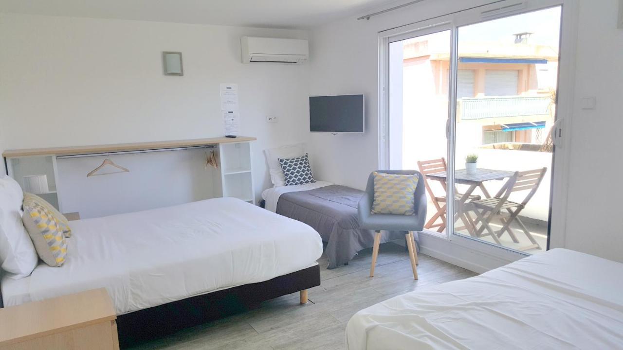Hotel Sable Et Soleil - Port, Plage Et Jacuzzi Prive Frejus Exterior photo
